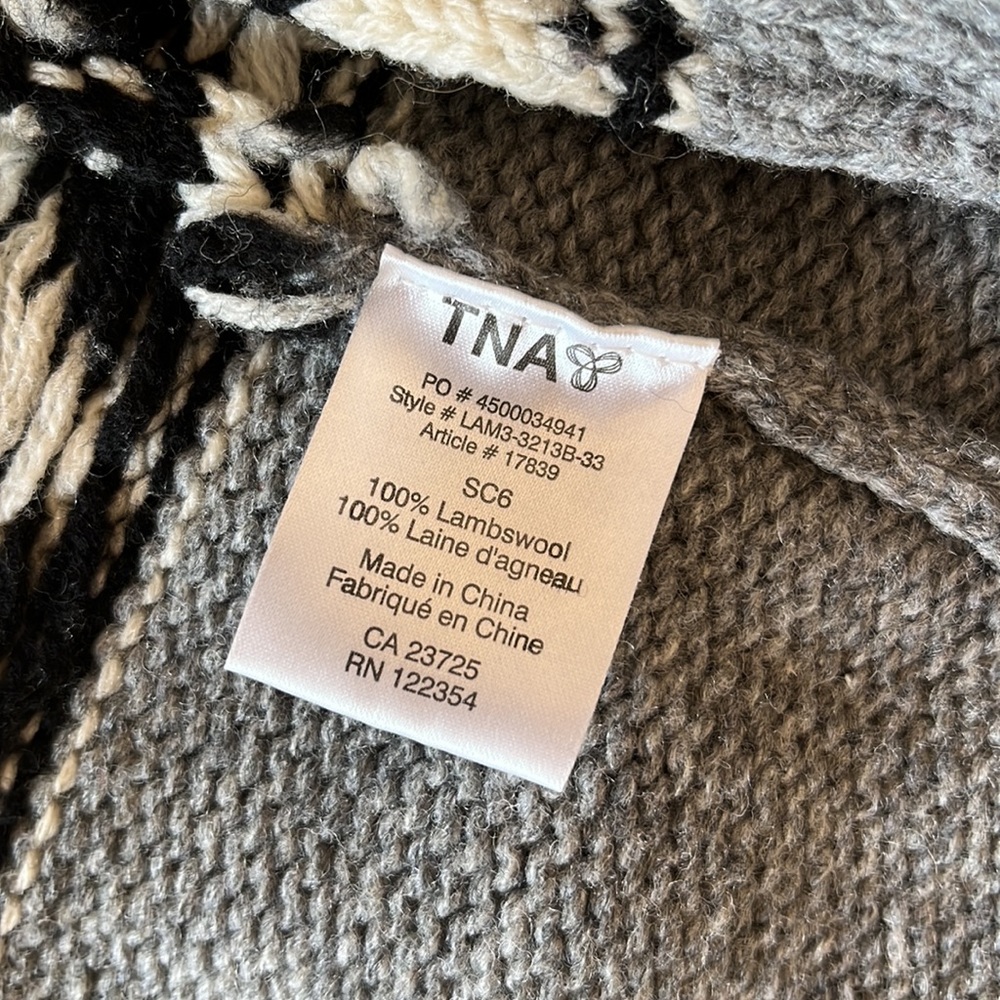 Aritzia TNA Sea to Sky 100% Lambswool Zip Up Sweater - Picture 11 of 13